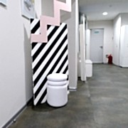 Корнер Димы Логинова пополнился столиками Svoy Design